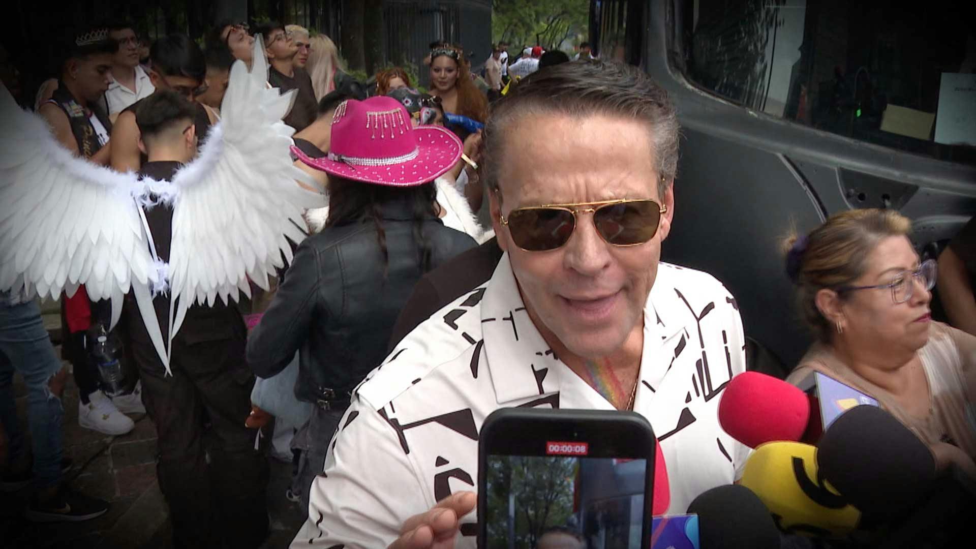 Alfredo Adame le contesta a los que lo llaman homofóbico y dice que no tiene hijos