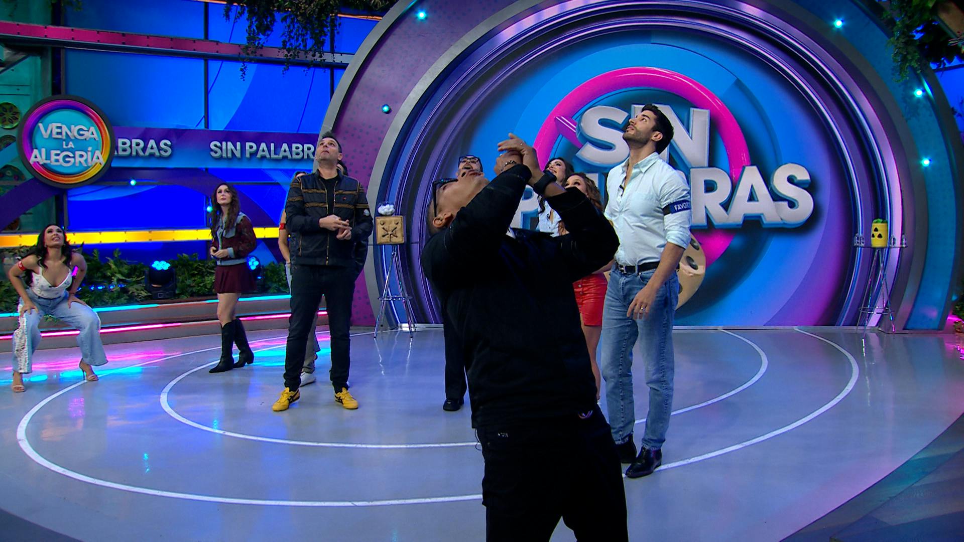 ¡La Final de viernes del Sin Palabras se vivió con toque especial celebrando el cumpleaños de Luz Elena!