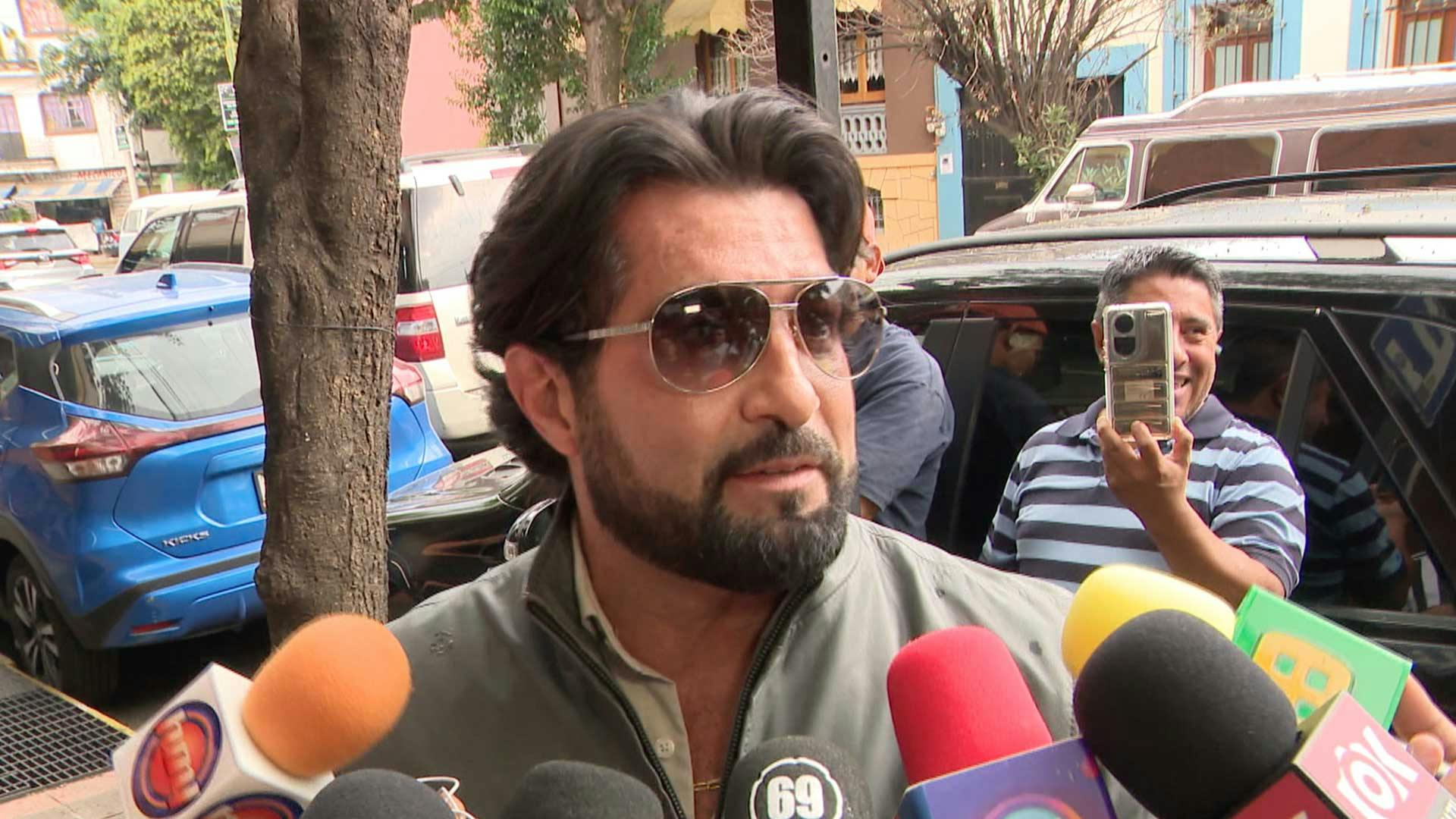 Pese al proceso que enfrenta Cruz Martínez, Arturo Carmona asegura que los Kumbia Kings continúan trabajando