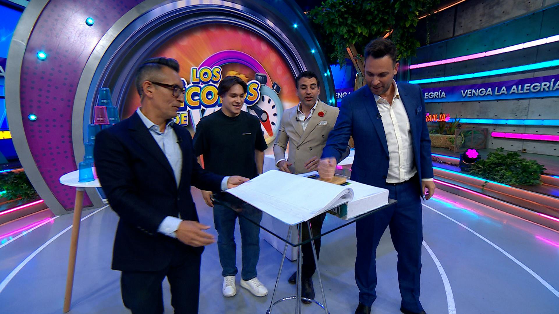 Venga La Alegría | Programa 12 de agosto Parte 1 | Cazzu se defiende de sus detractores, arrestan a Pee Wee en Estados Unidos, Susana Zabaleta aclara lo de 'nepo baby' y Lucerito Mijares; además, la receta, la pasarela y los mejores juegos