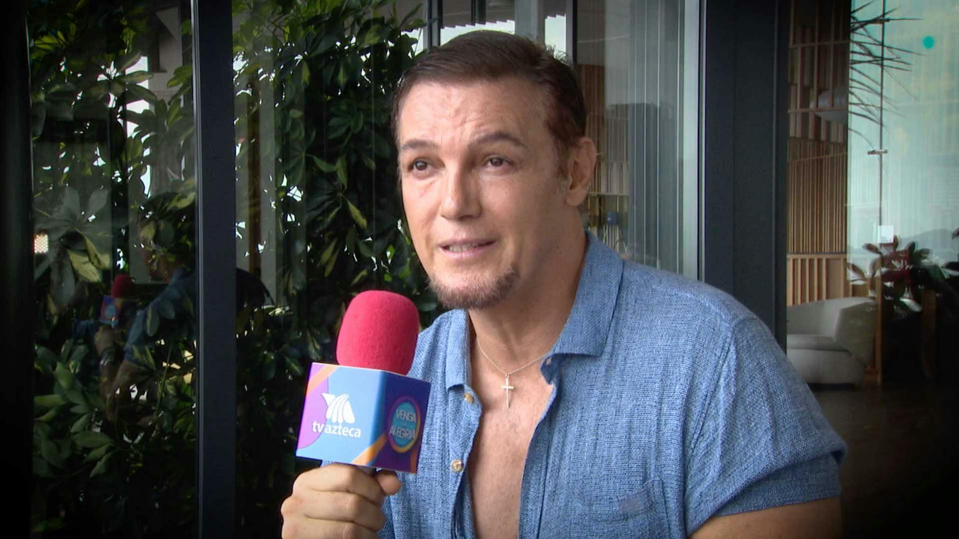 Cruz Martínez, expareja de Alicia Villarreal, realiza polémicas publicaciones luego de que le retiraran la orden de aprehensión