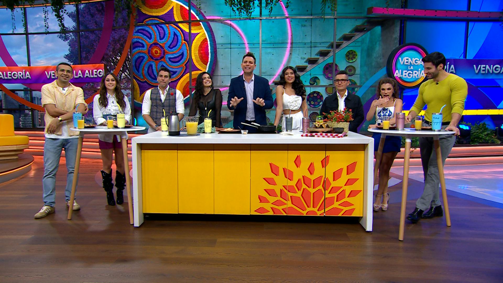 Venga La Alegría | Programa 21 de agosto Parte 1 | Mariana Ochoa apoya a Lupita D'Alessio sobre lo de Ari Borovoy y BOBO Producciones, la muerte de Xava Drago de Coda, la receta de Ismael Zhu, los mejores juegos y mucha diversión