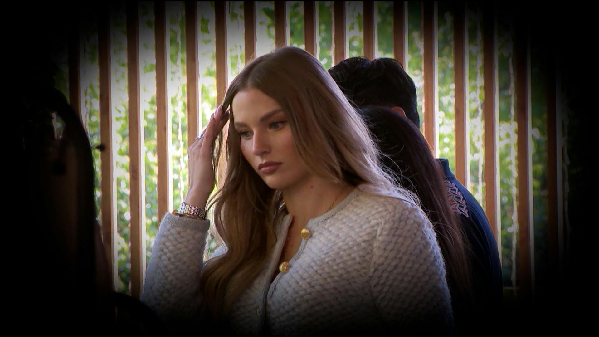 ¡Exclusiva! ¿Con dedicatoria para Gabriel Soto? Irina Baeva está por estrenarse como cantautora junto a BYCA