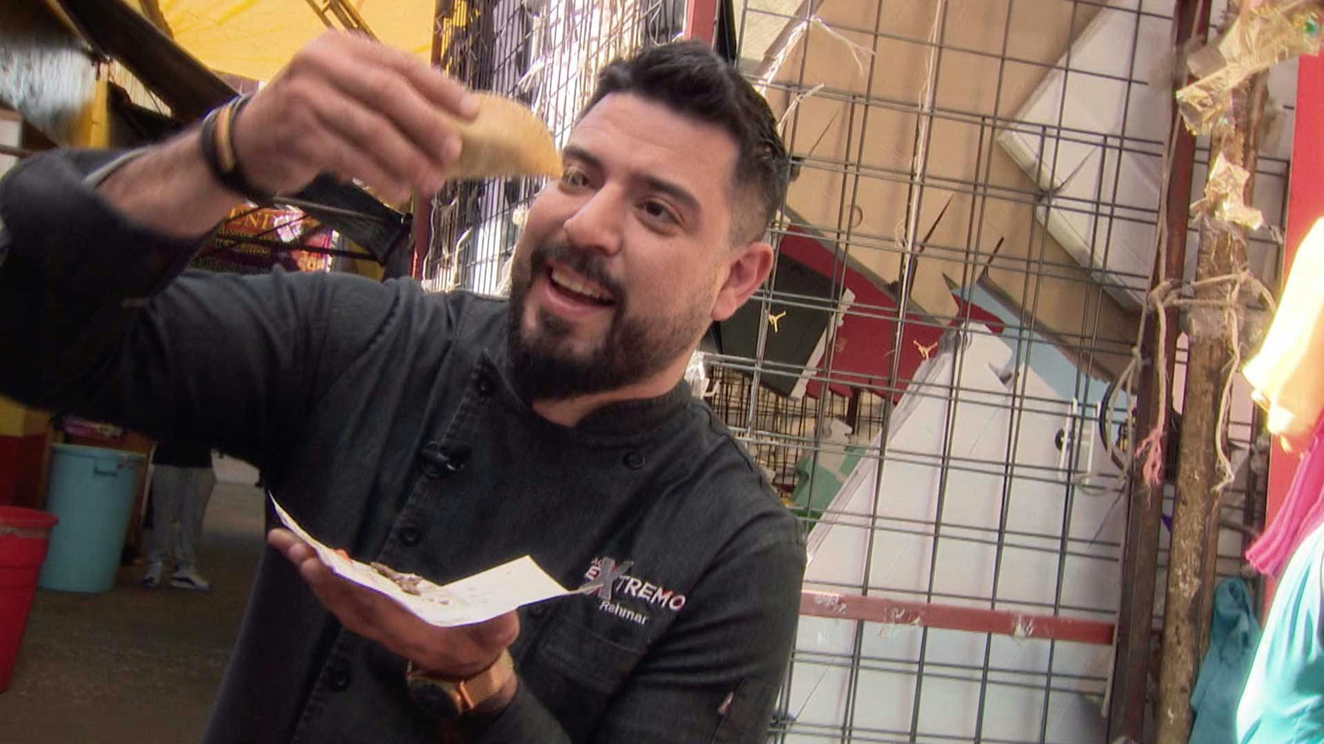 ¡A romper la dieta! Rahmar presume los legendarios tacos de hígado de Tepito