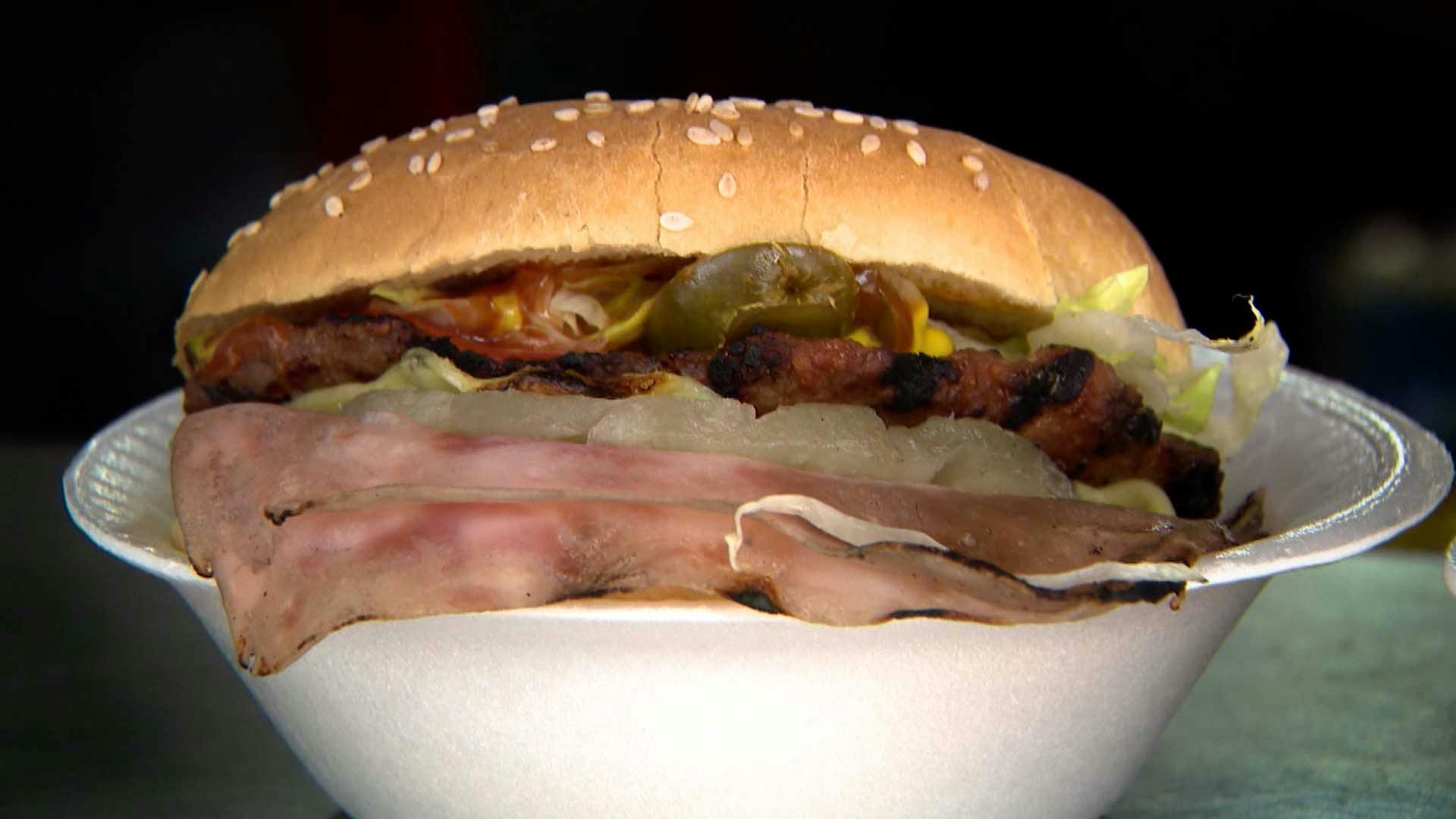 ¡Hamburguesas 'de a kilo'! Rahmar encontró una joya culinaria en Sotelo