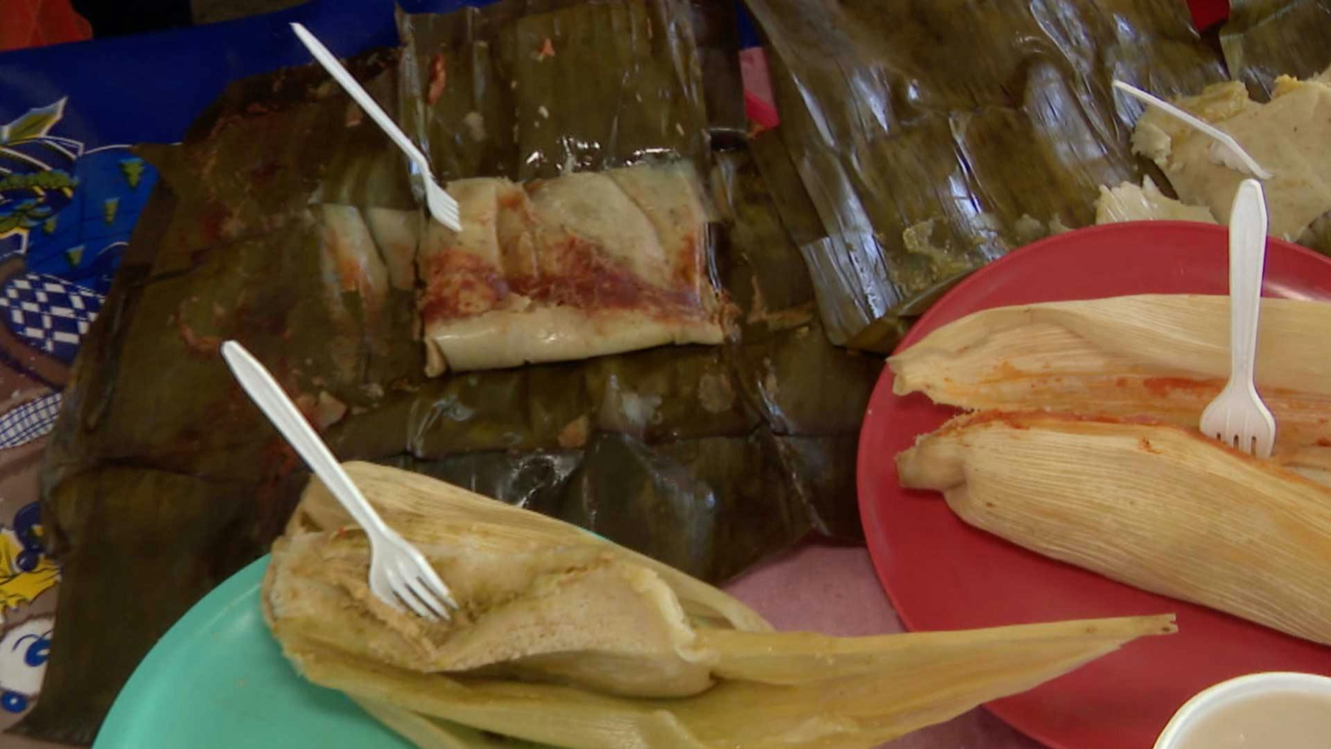 Dulce, rojo, verde... ¿y qué más? ¡Tamales con años de tradición!