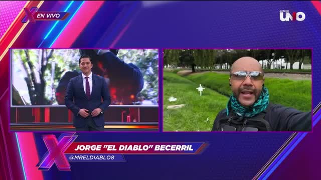 ¡Bomberos rescataron a un hombre que caminaba sin ropa en una estructura metálica de un puente colgante!