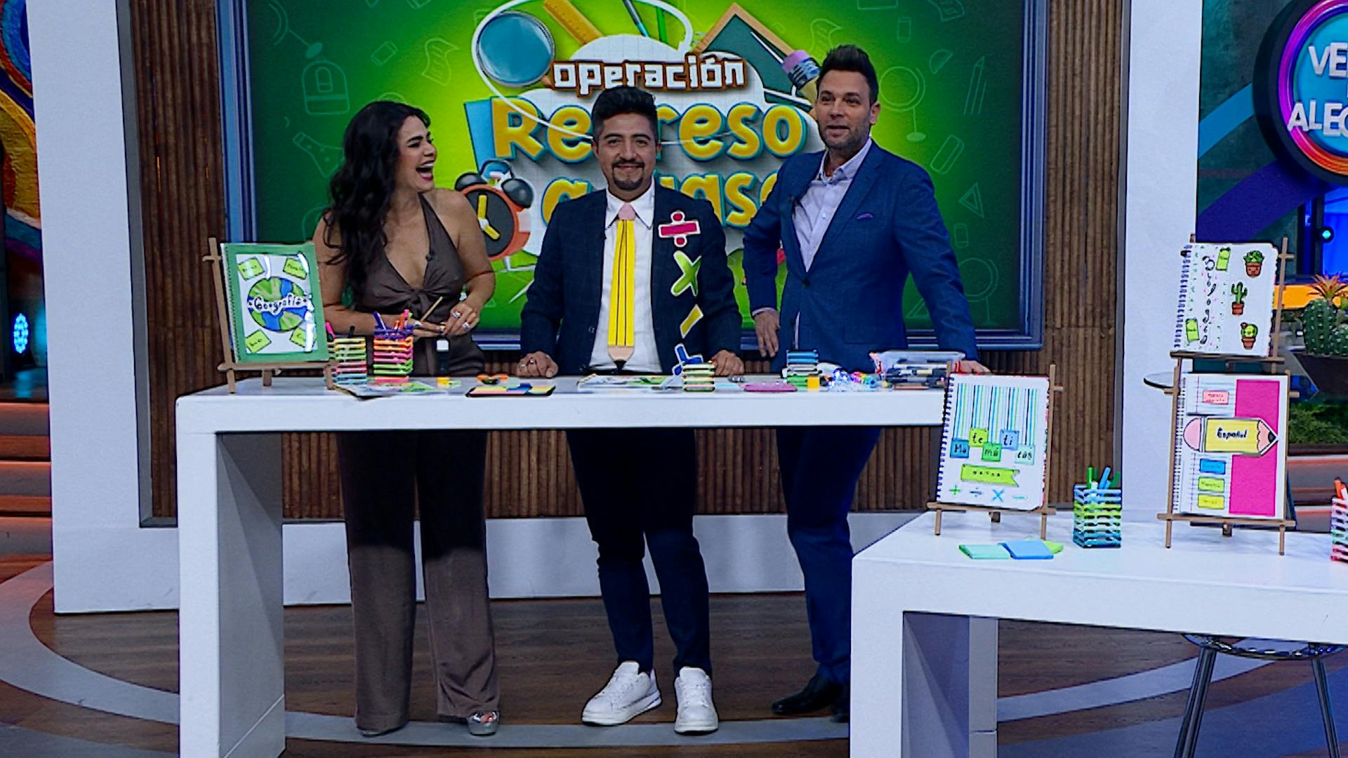 ¡Regreso a Clases! Forra tus cuadernos de una manera original e impactar en la escuela 