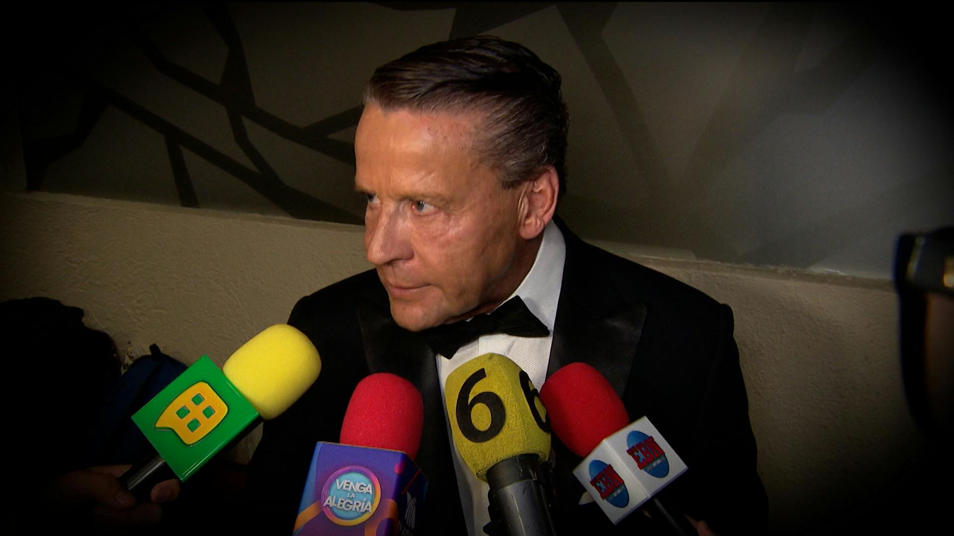 ¡Alfredo Adame alzó la voz para defender a Ángela Aguilar y a Christian Nodal!