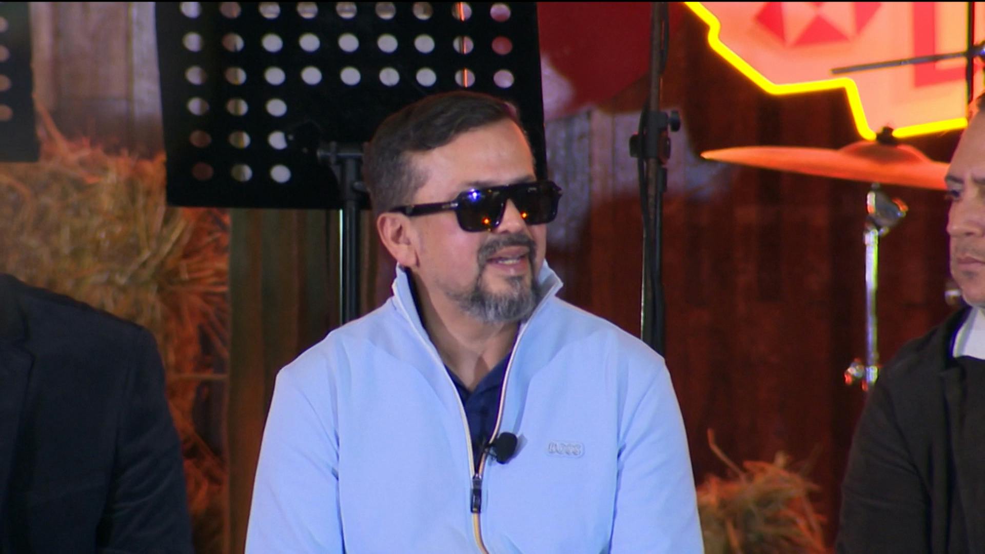 Abogados de Cruz Martínez dan la cara luego de que el esposo de Alicia Villarreal es considerado prófugo de la justicia 