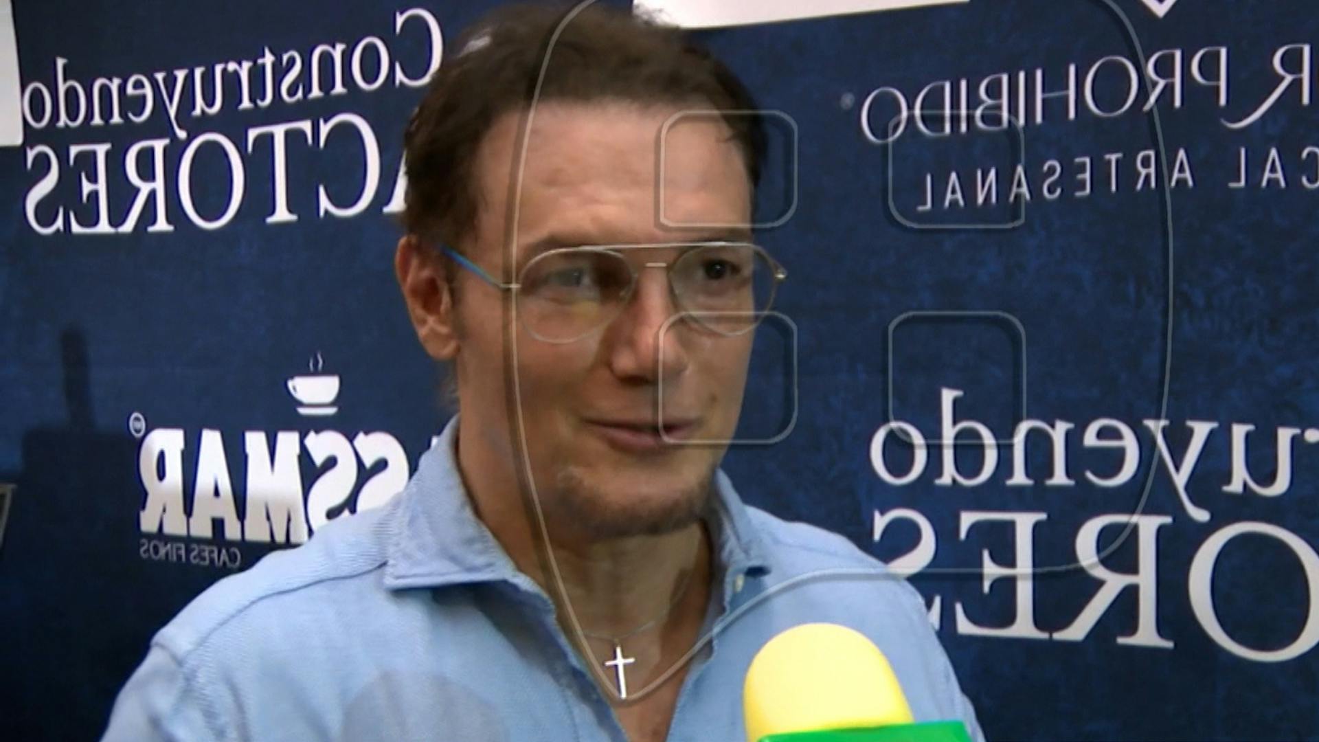 Aarón Beas espera que se haga justicia por el caso de Lady Racista; está a favor del policía