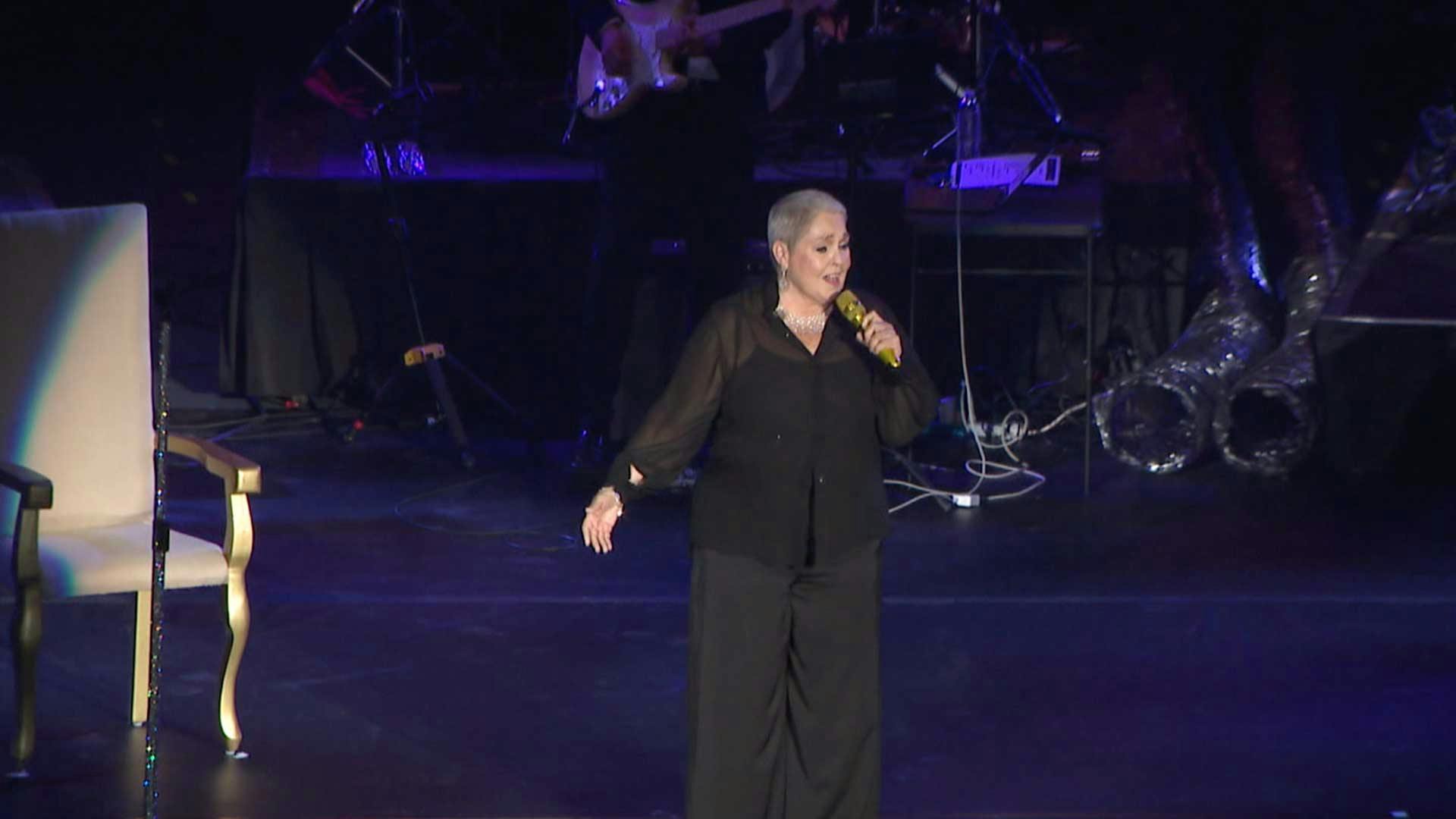 Así se despidió Lupita D’Alessio en su último concierto en el Auditorio Nacional. “Es un ciclo que se cierra”