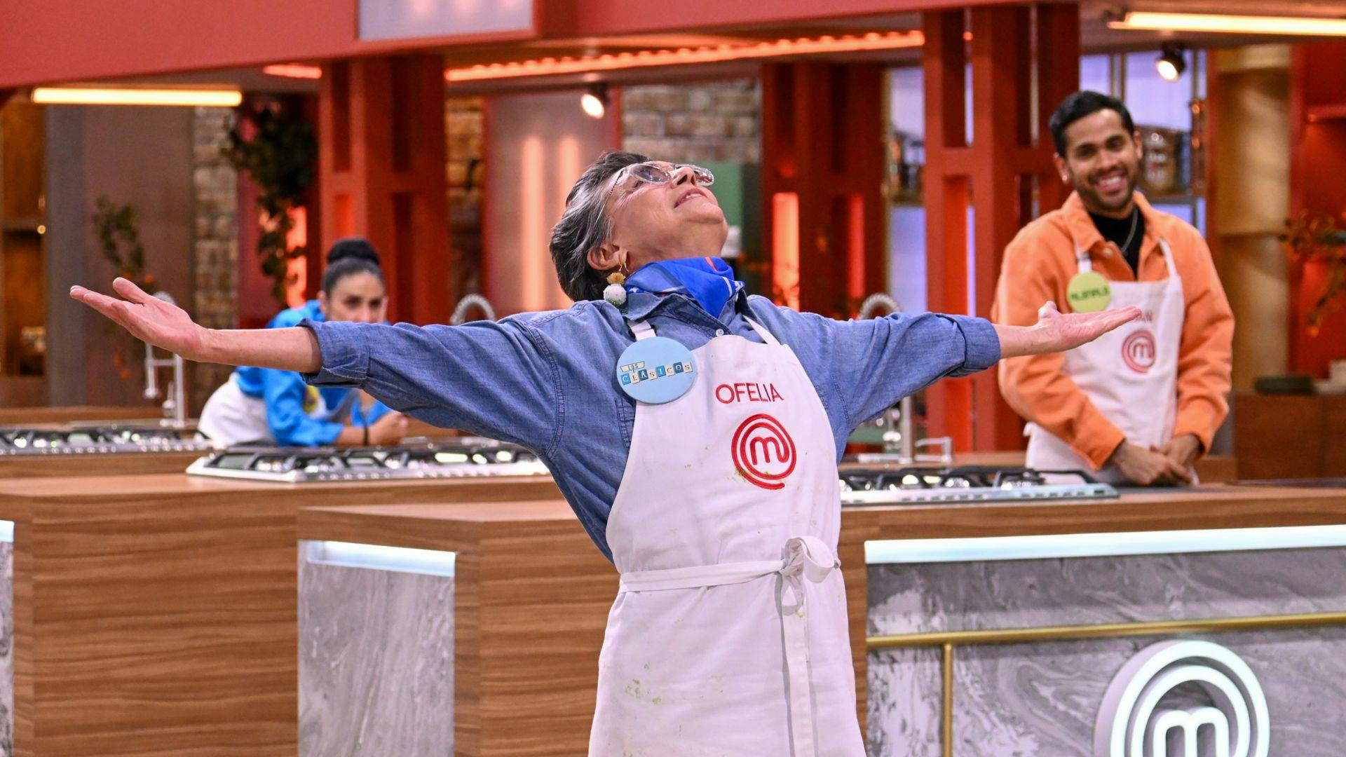 Ofelia Medina sorprende a los chefs con su platillo y recita un hermoso poema en MasterChef Celebrity