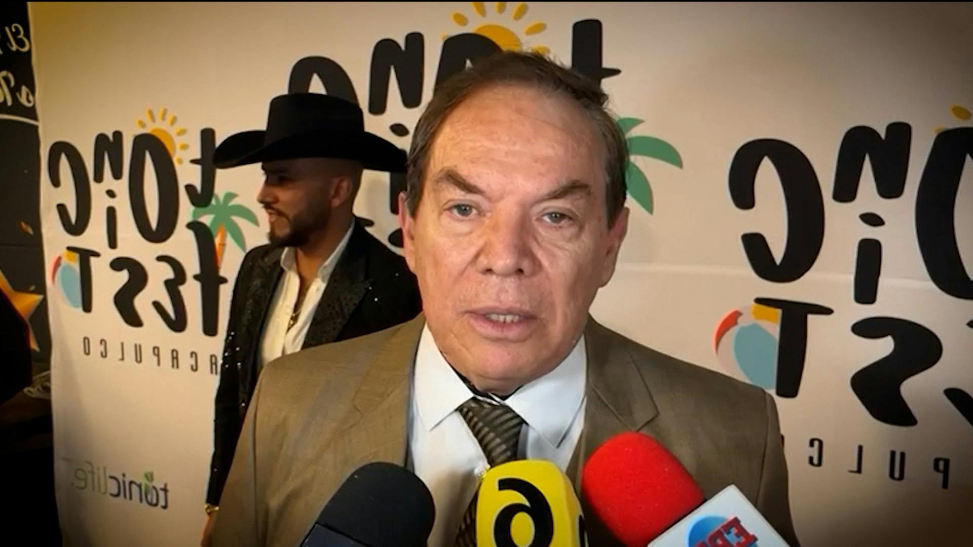 ¡Marcos Valdés explota contra Yolanda Andrade y defiende a Verónica Castro!