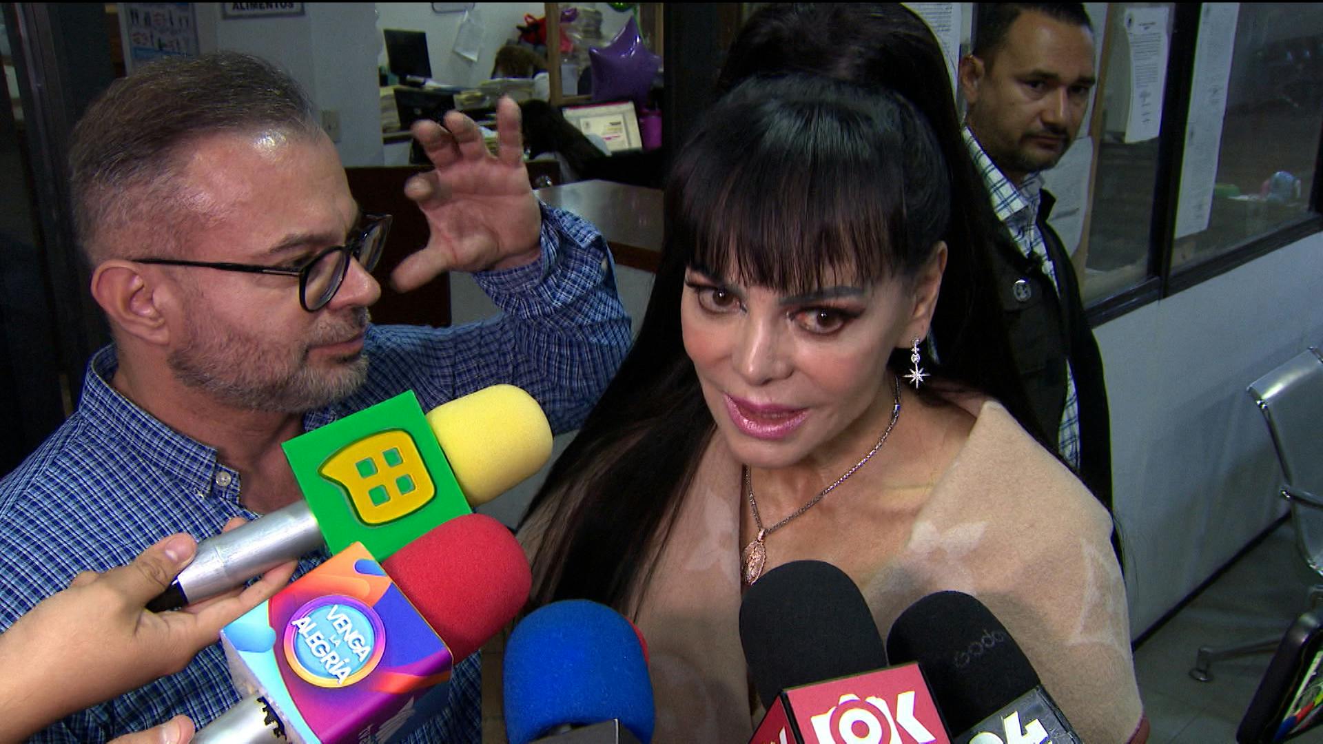 ¡No hicieron contacto visual! Maribel Guardia da su versión de la audiencia con Imelda Garza