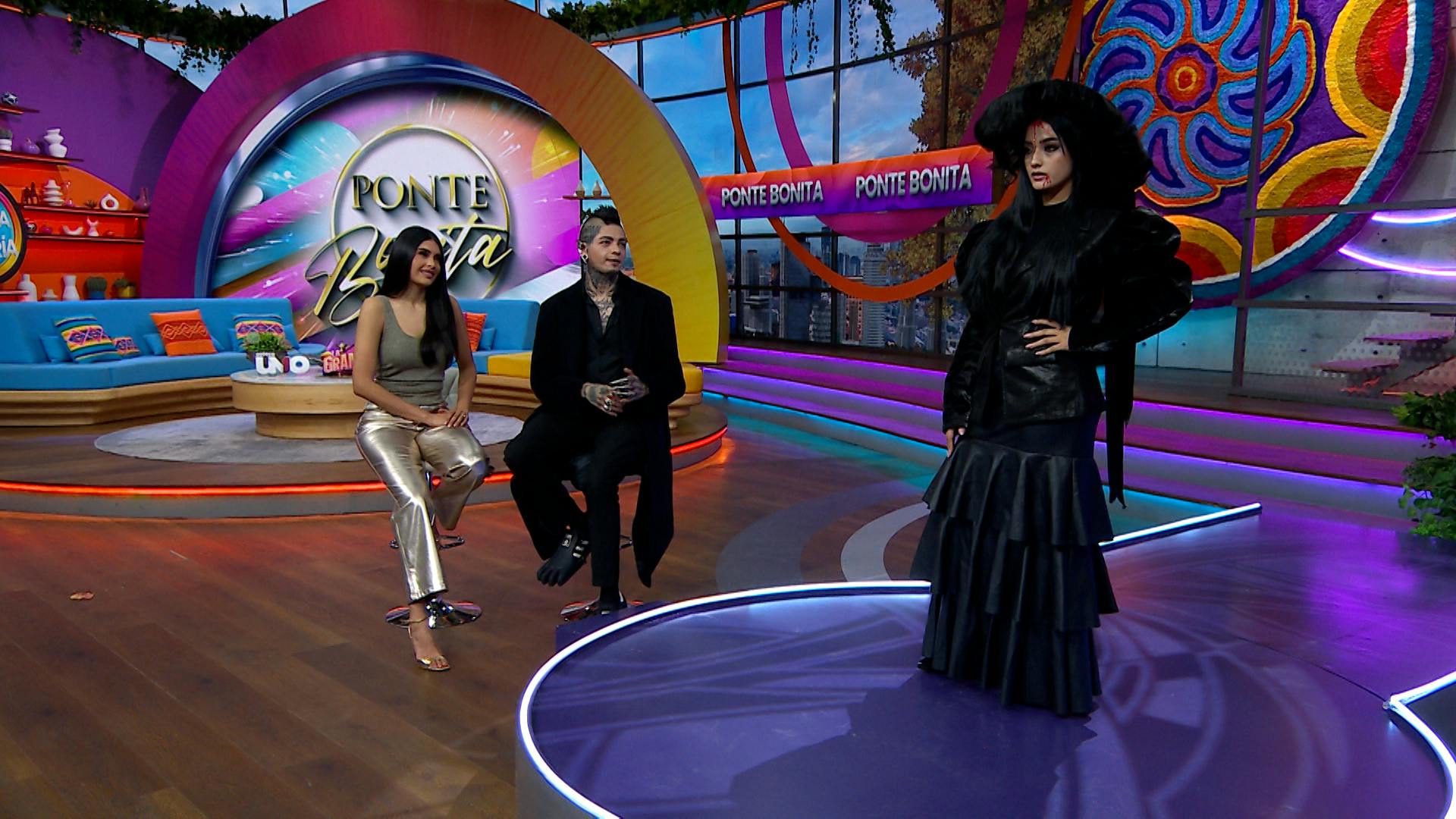 ¡A brillar en Halloween! Checa esta pasarela llena de glamour y misterio