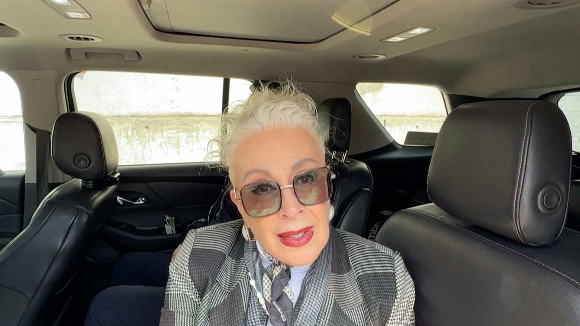 ¡Le hizo 'manita de puerco'! ¿Laura Zapata convenció a Verónica Castro de regresar al teatro?