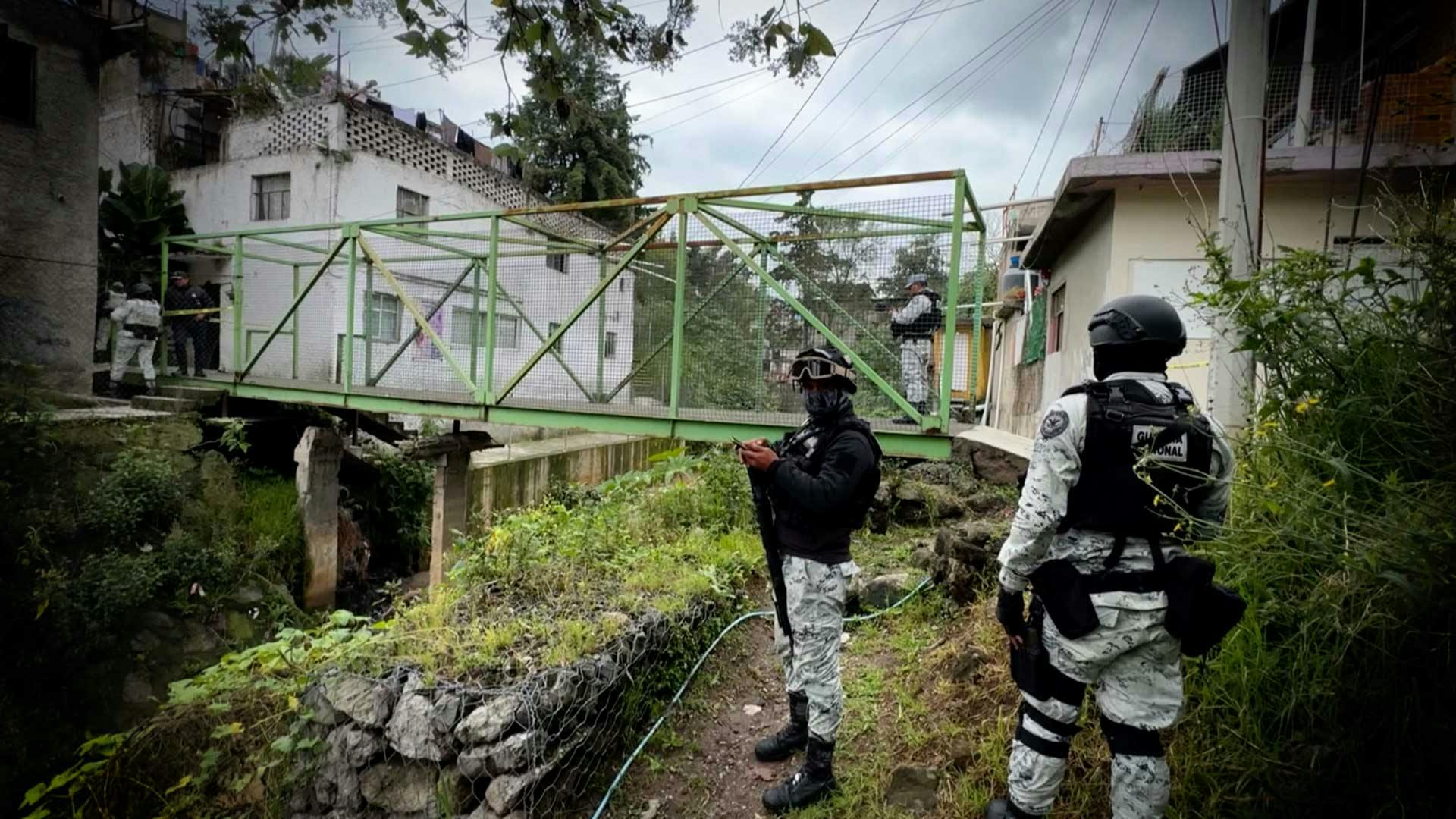 ¡Macabro hallazgo! Encontraron un cuerpo flotando en un río de Naucalpan
