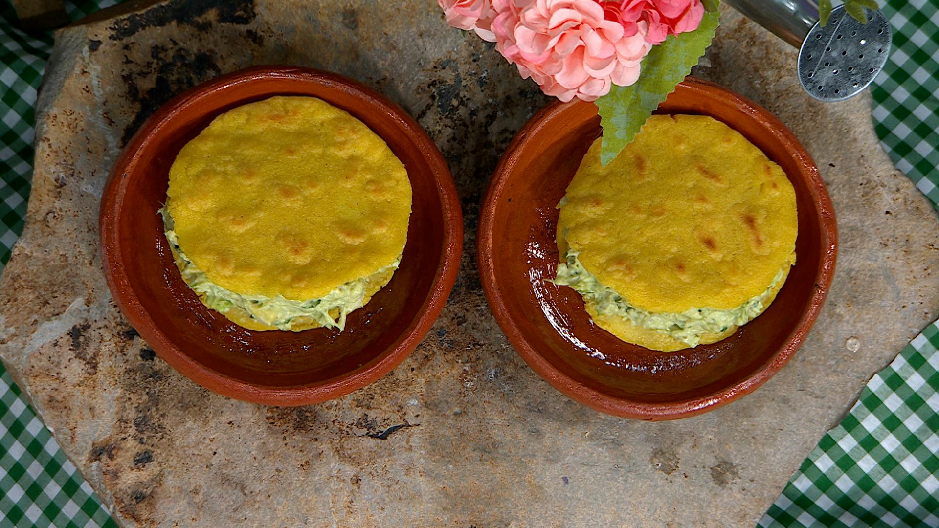 ¡Aprende a preparar arepas! Aquí los ingredientes y la receta paso a paso