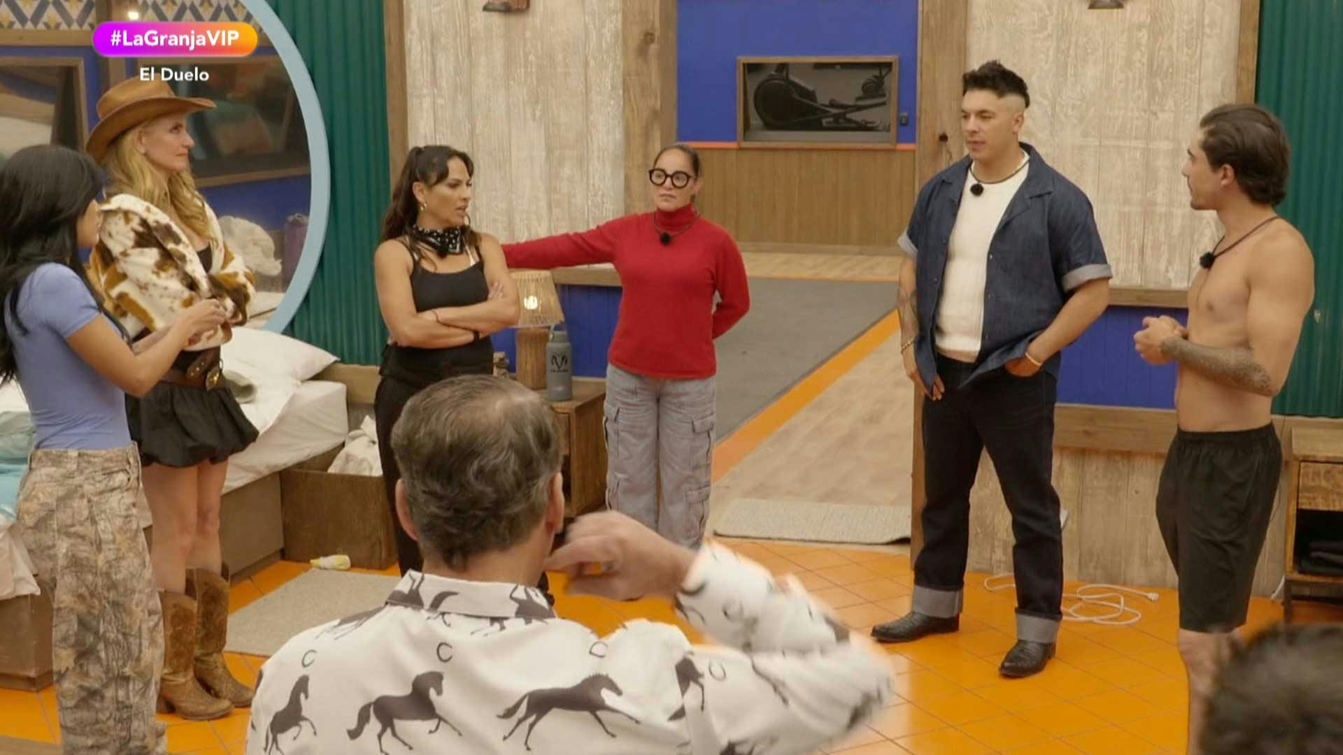 La Granja VIP : Lola Cortés y Sergio Mayer Mori imponen orden en las camas 