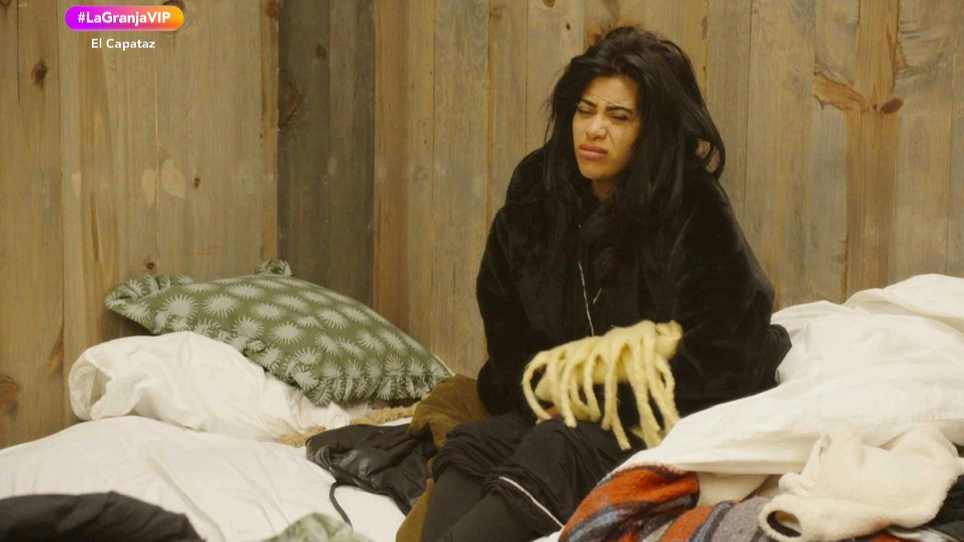 La Granja VIP | Kim Shantal no soporta su primera noche en el granero