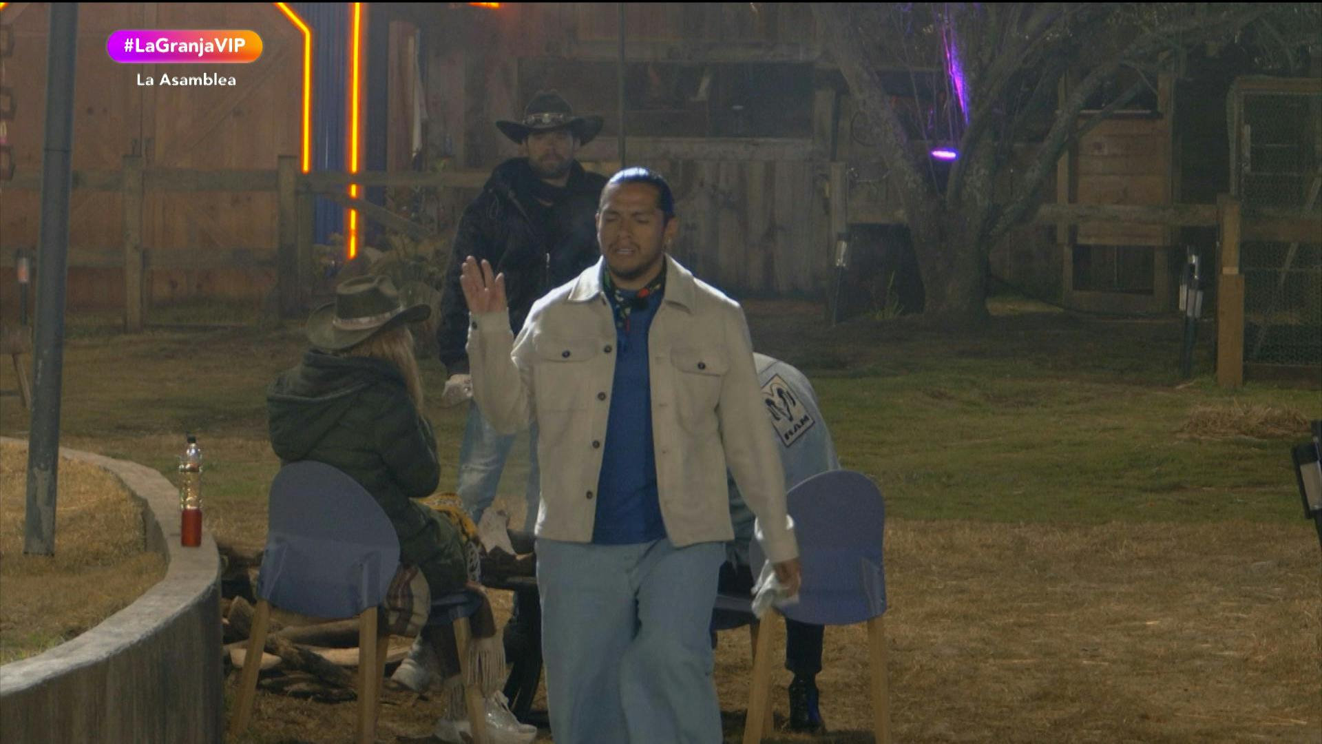 La Granja VIP | Eleazar no sabe lavar los trastes y desata una guerra con César Doroteo