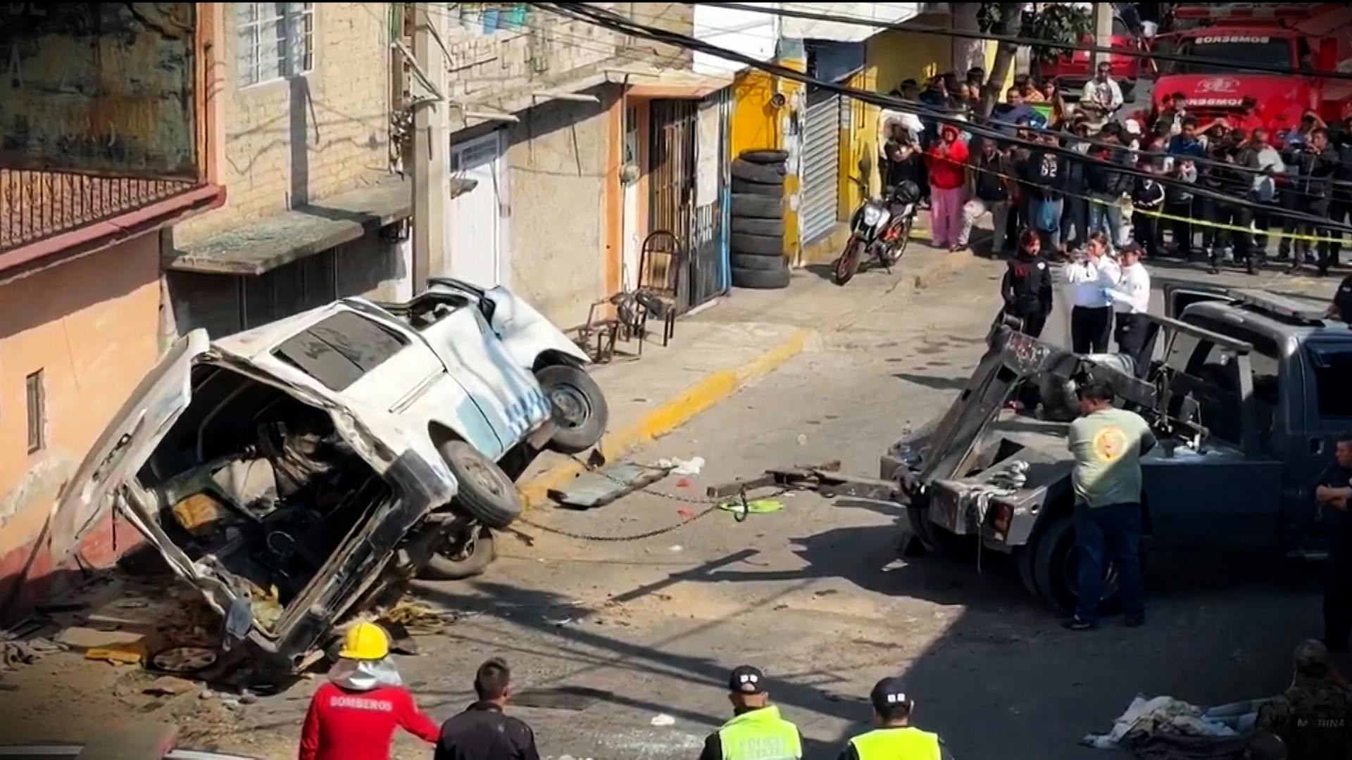 ¡Pasaje al más allá! Una camioneta se estrelló en el Estado de México