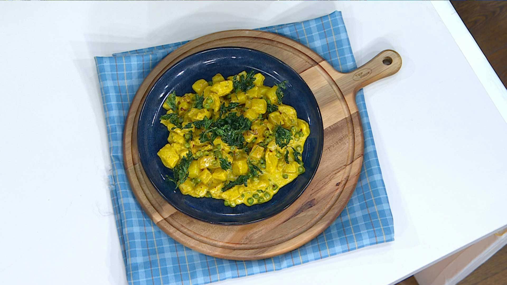 ¡Aprende a preparar pollo con papas al curry! Ingredientes y receta paso a paso