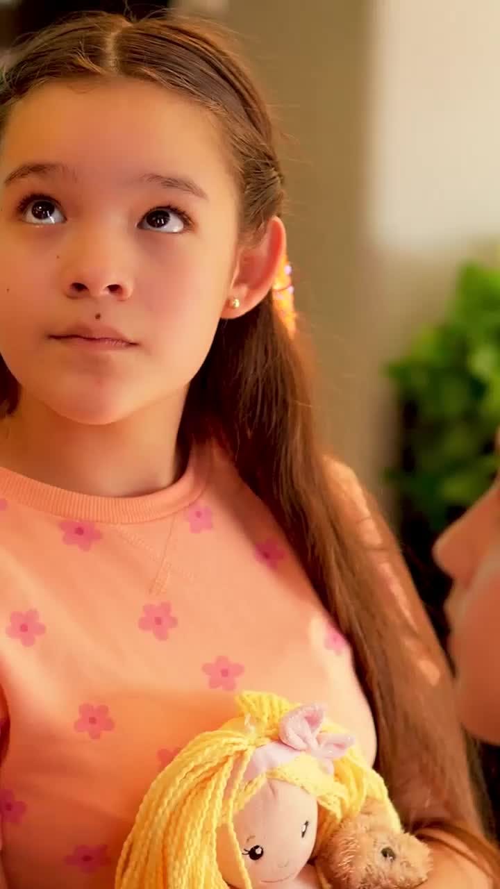 Millonario tacaño no quiso pagar la cuenta de sus hijastras