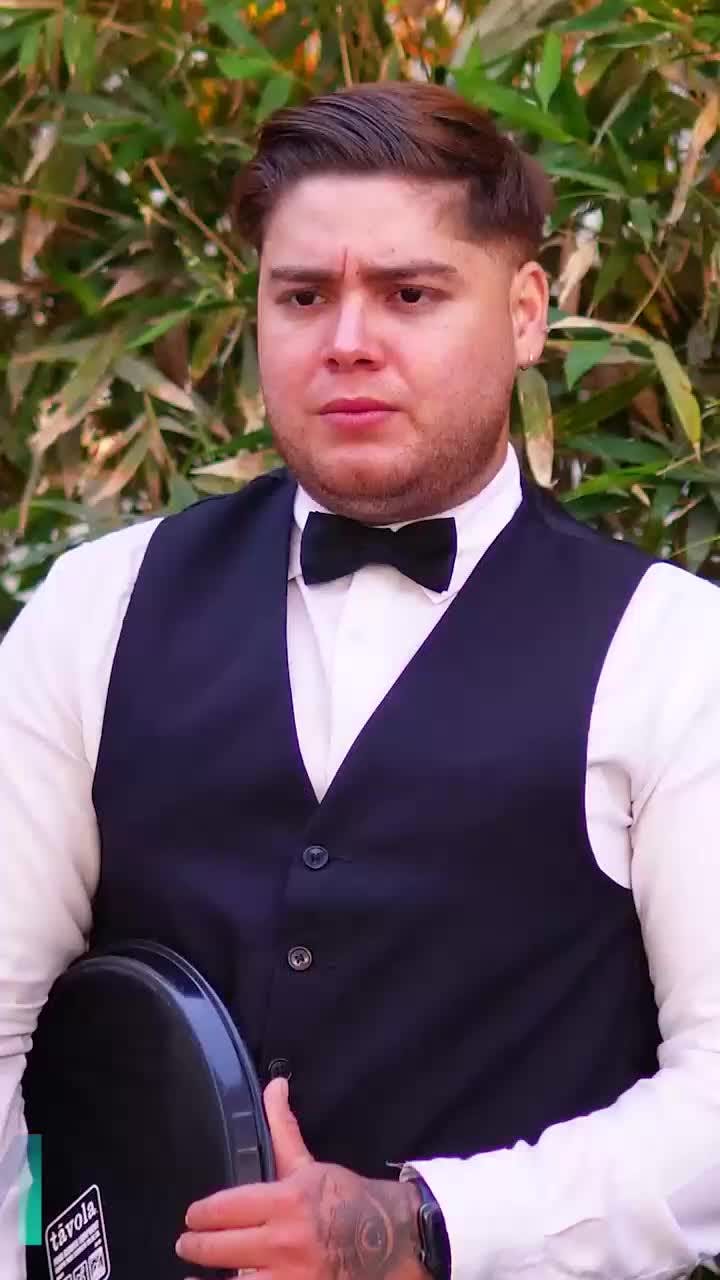 Le dijo pobre por no poder pagar sus gustos y se llevó una gran sorpresa