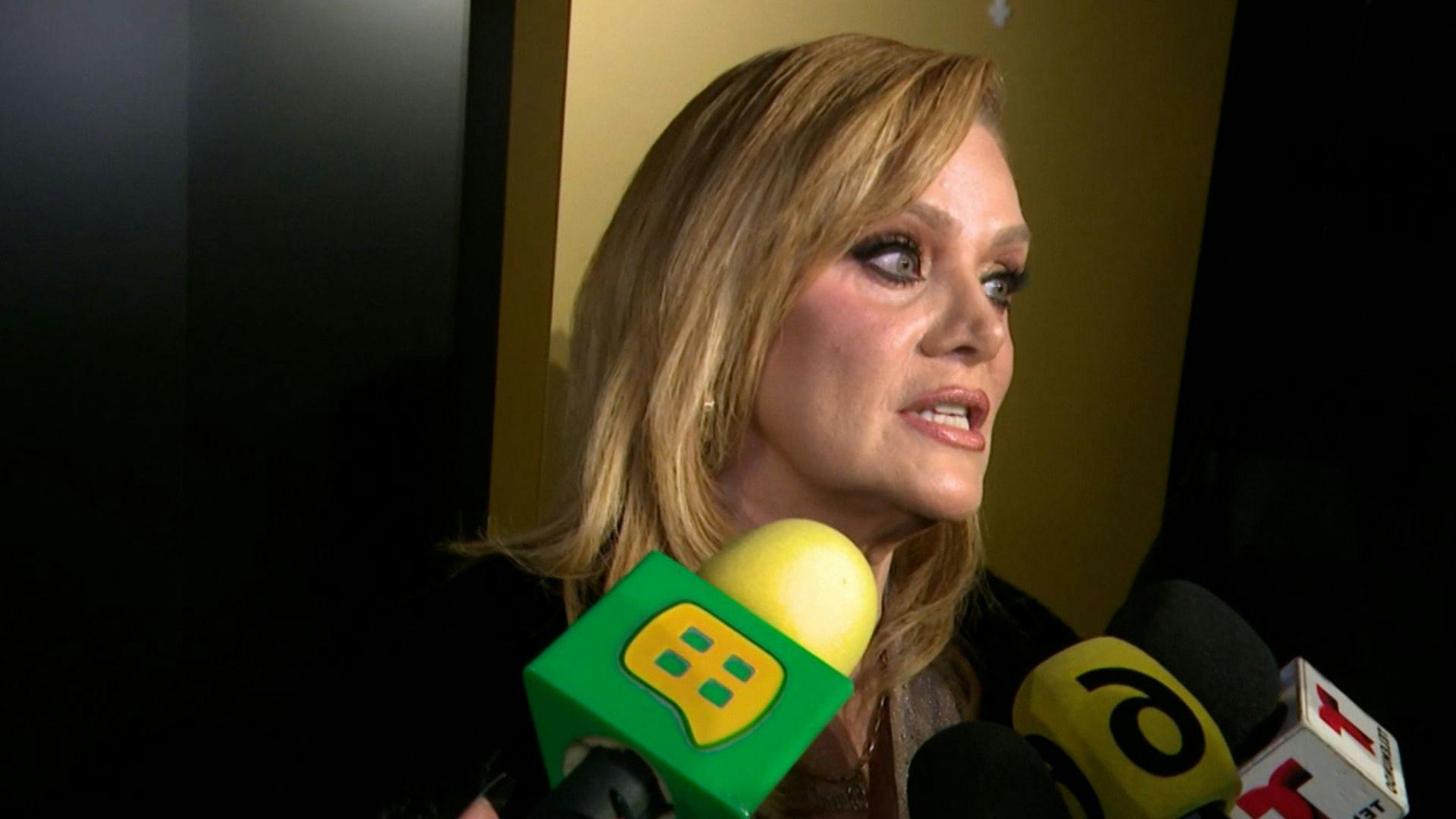 Erika Buenfil aclara si una vez compartió el amor de un hombre con Yuri