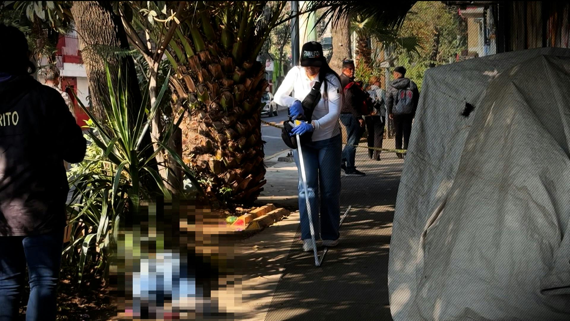 ¡Con la cara en la tierra! Así encontraron un cuerpo en la Doctores