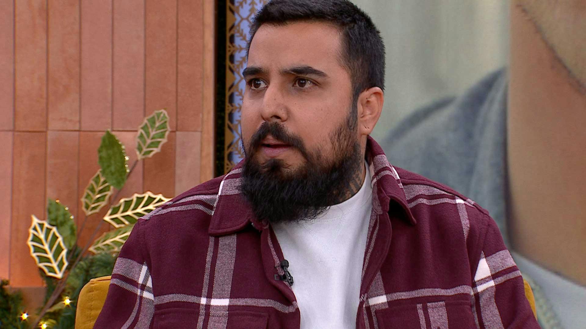Arturo le da dinero a Demian a pesar de no hacer nada y no le pone límites