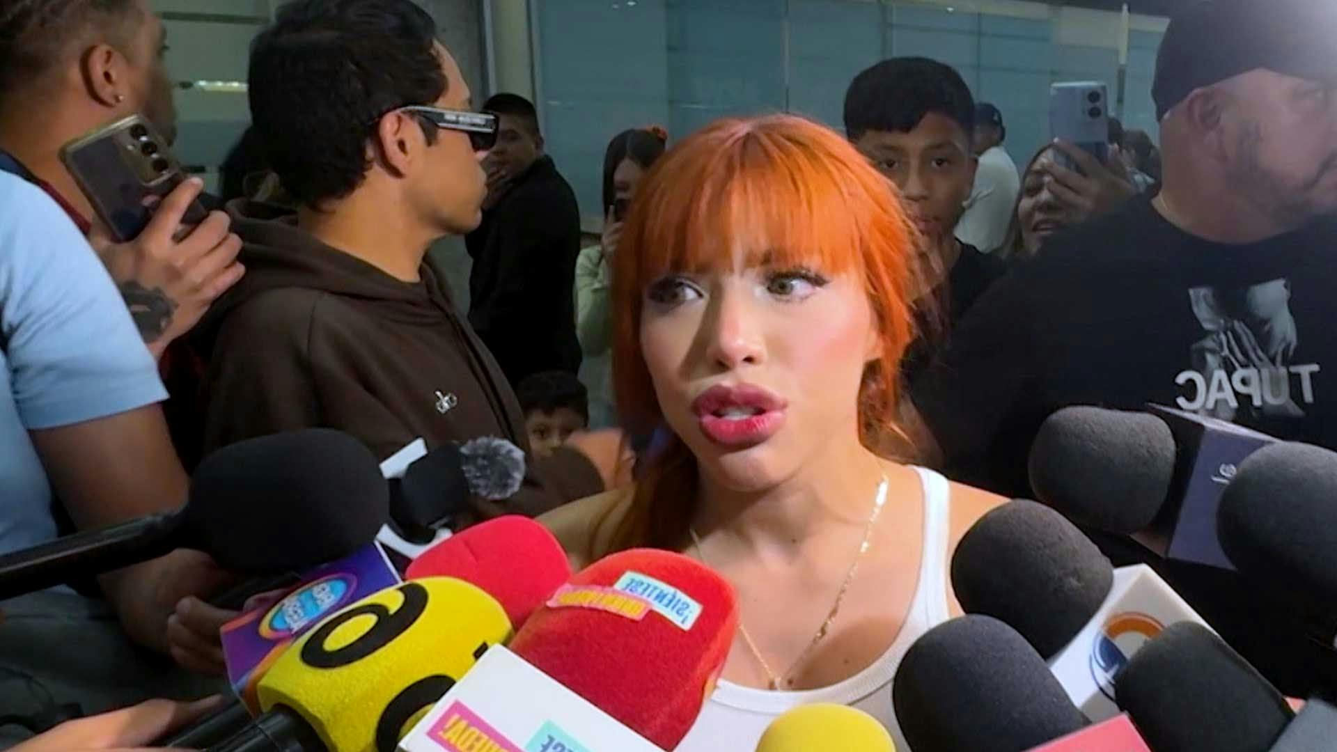 Video: Yeri Mua se da un tiempo de los chacales por esta razón (Insumo TVASEO-751_Evergreen)