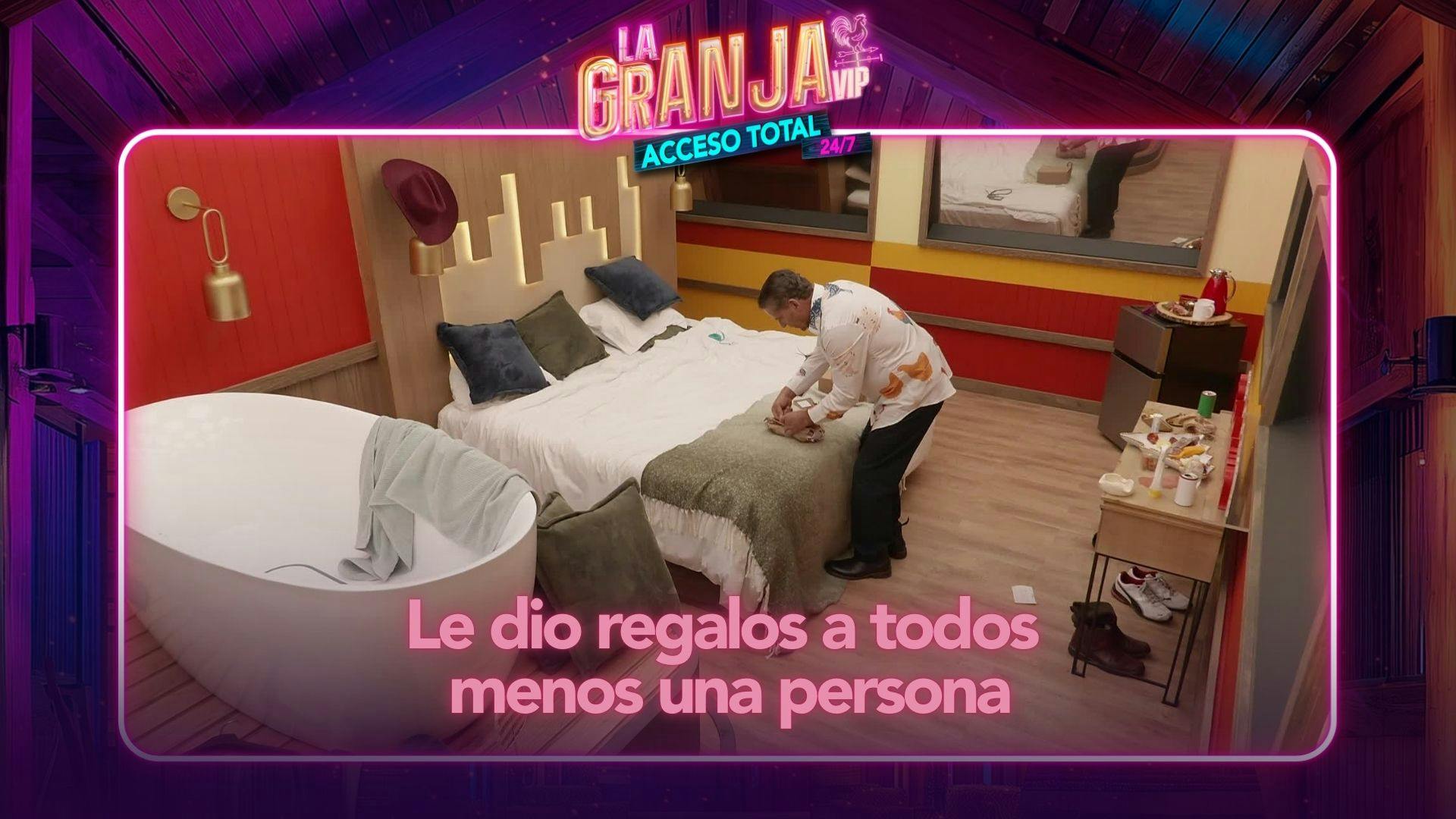 Alfredo Adame le dio un regalo a CASI TODOS. Mira a quién omitió a propósito