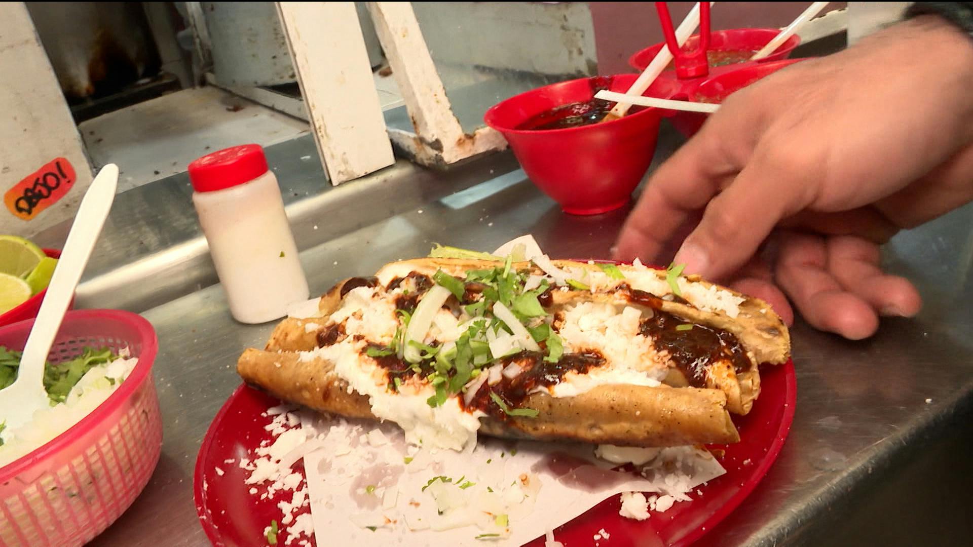 ¡De Coapa para el mundo! Rahmar presumió unos imperdible tacos de barbacoa