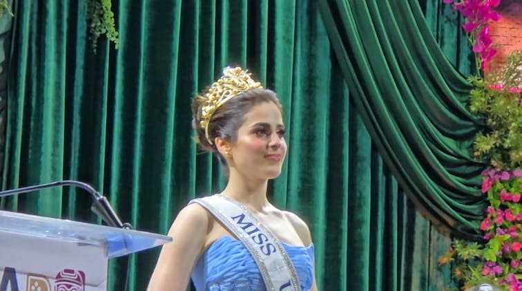 ¡De no creerse! Así fue la llegada de Fátima Bosch en Tabasco, después de coronarse como Miss Universo 2025