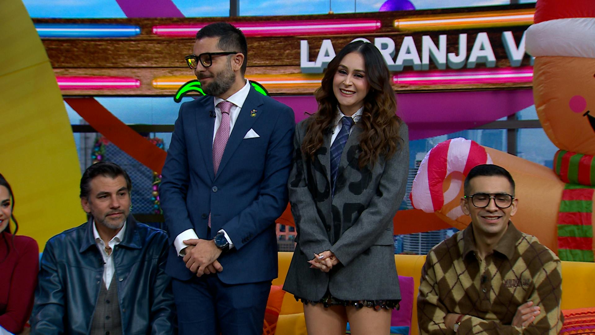 Venga La Alegría | Programa 15 de diciembre Parte 1 | Las celebridades reaccionan a la muerte del padre de Selena