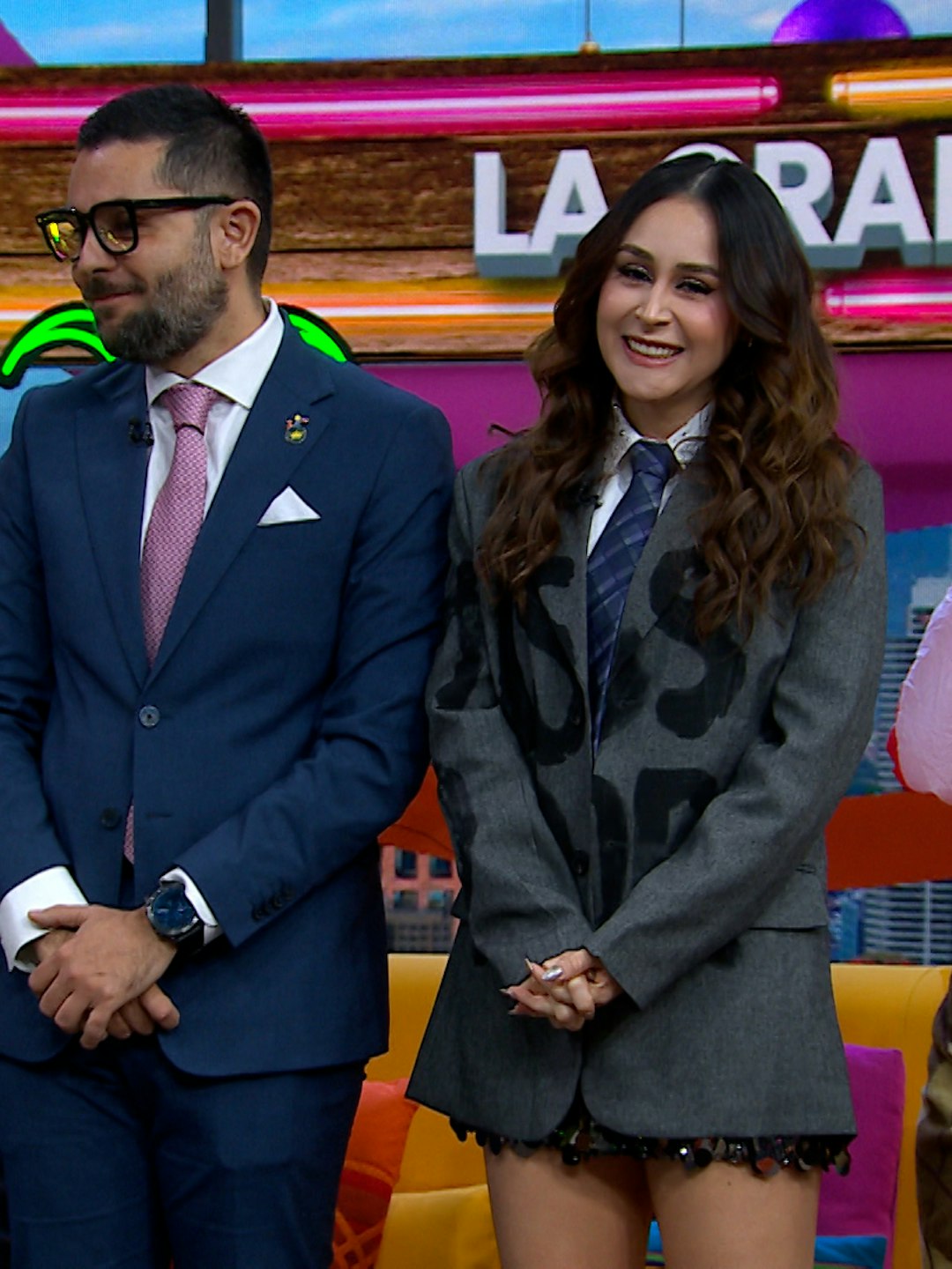 Venga La Alegría | Programa 15 de diciembre Parte 1 | Las celebridades reaccionan a la muerte del padre de Selena