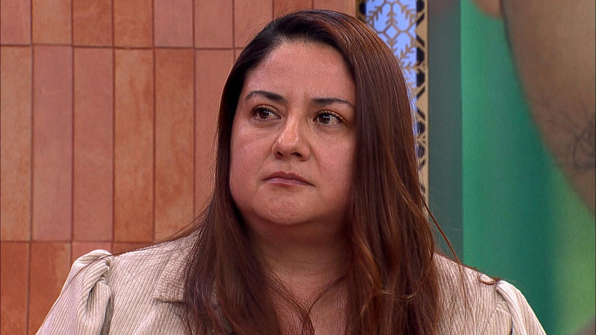 Rosa expone a Sandra, su hija, de aprovecharse de los hombres y mentir para conseguir dinero