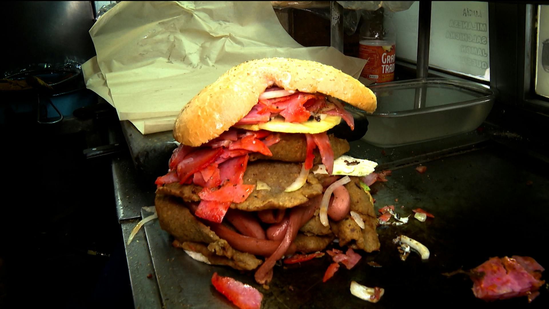 ¡Las legendarias tortas de Coapa! ¿Serán las más grandes de la CDMX?