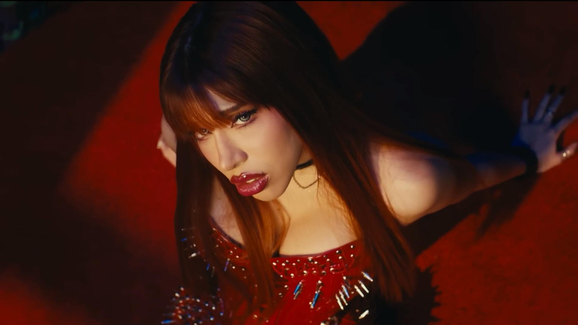 ¡Se dieron de caderazos! Yeri Mua acusa a Carolina Miranda de tratar de tirarla en 'la casita' de Bad Bunny