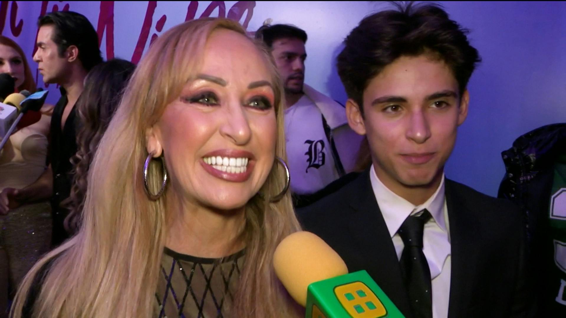 María Karunna revela que lanzará a su hijo adolescente como cantante 