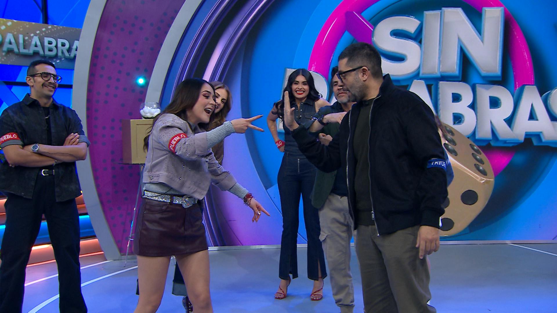 ¡Ricardo Casares desata la polémica en el Sin Palabras con Mauricio Barcelata!