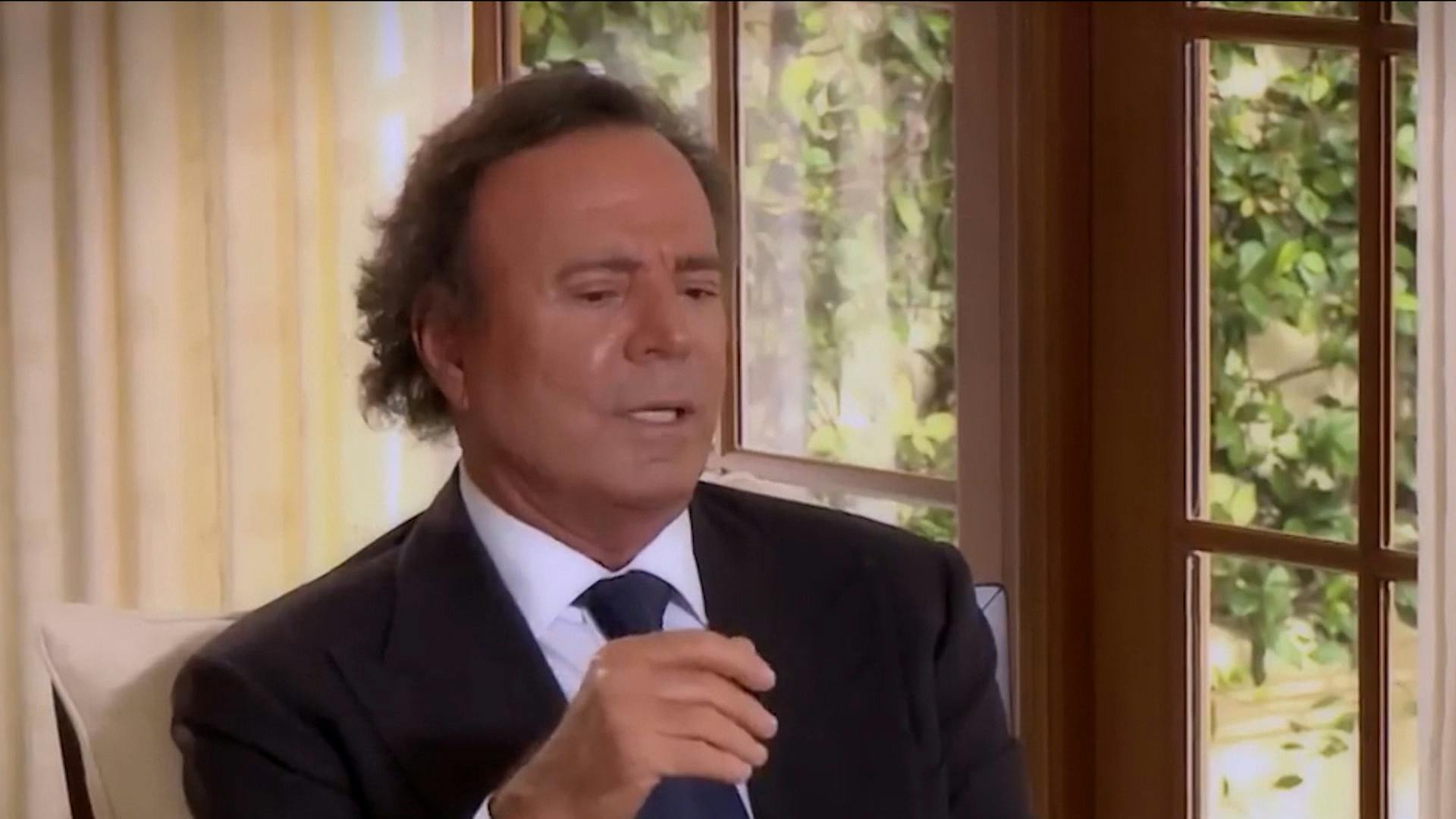 ¡Mensajes y audios! Así se defendió Julio Iglesias de las acusaciones de sus exempleadas