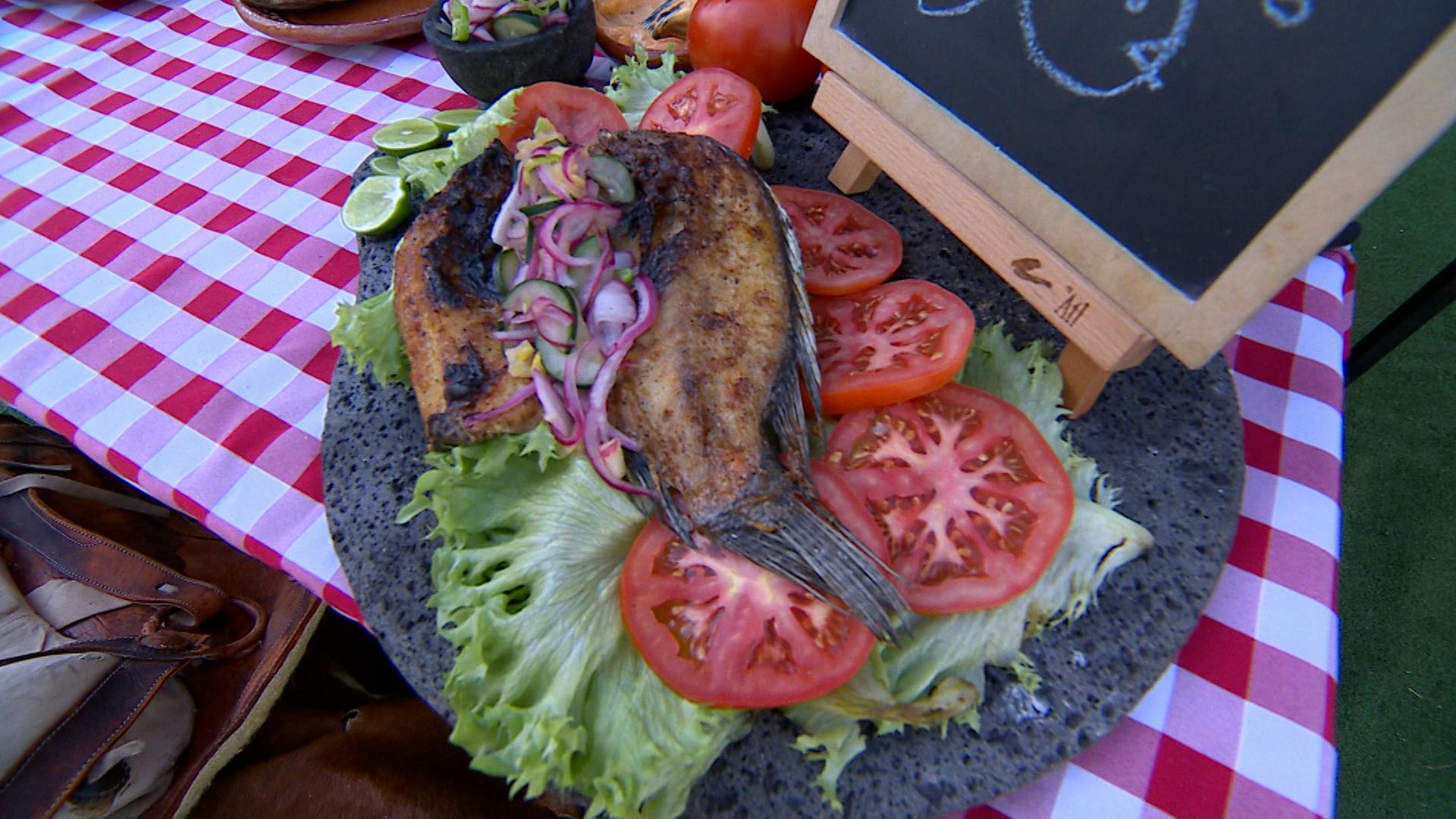 ¡A la parrilla! Aprende a preparar pescado a la tabla: ingredientes y receta paso a paso