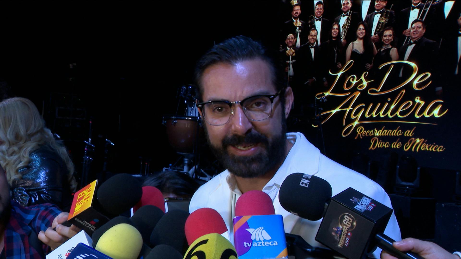 ¡Igualito a su padre! Ernesto D'Alessio estrena look y el parecido a su papá es increíble