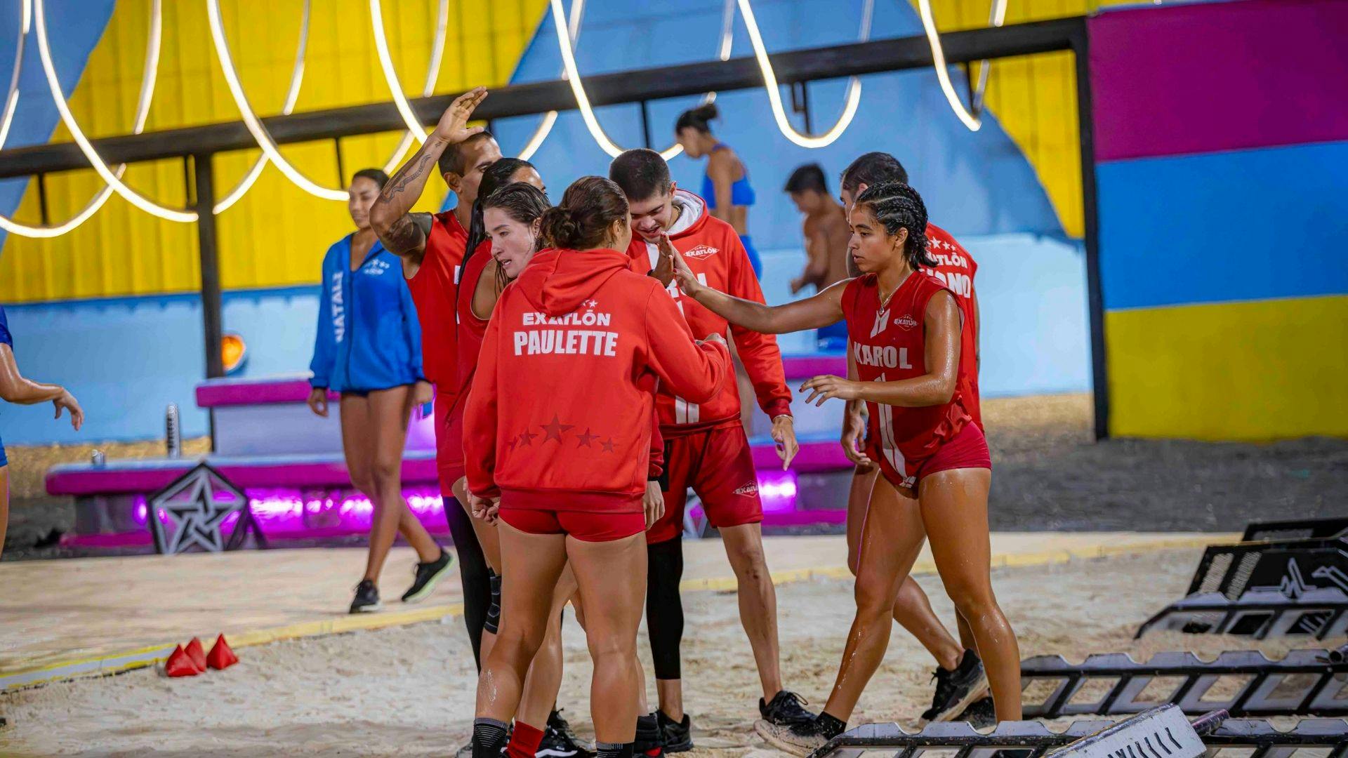 Exatlón México | Mejores Momentos | Rojos celebran La Villa 360 y detectan a unos Azules bajoneados 