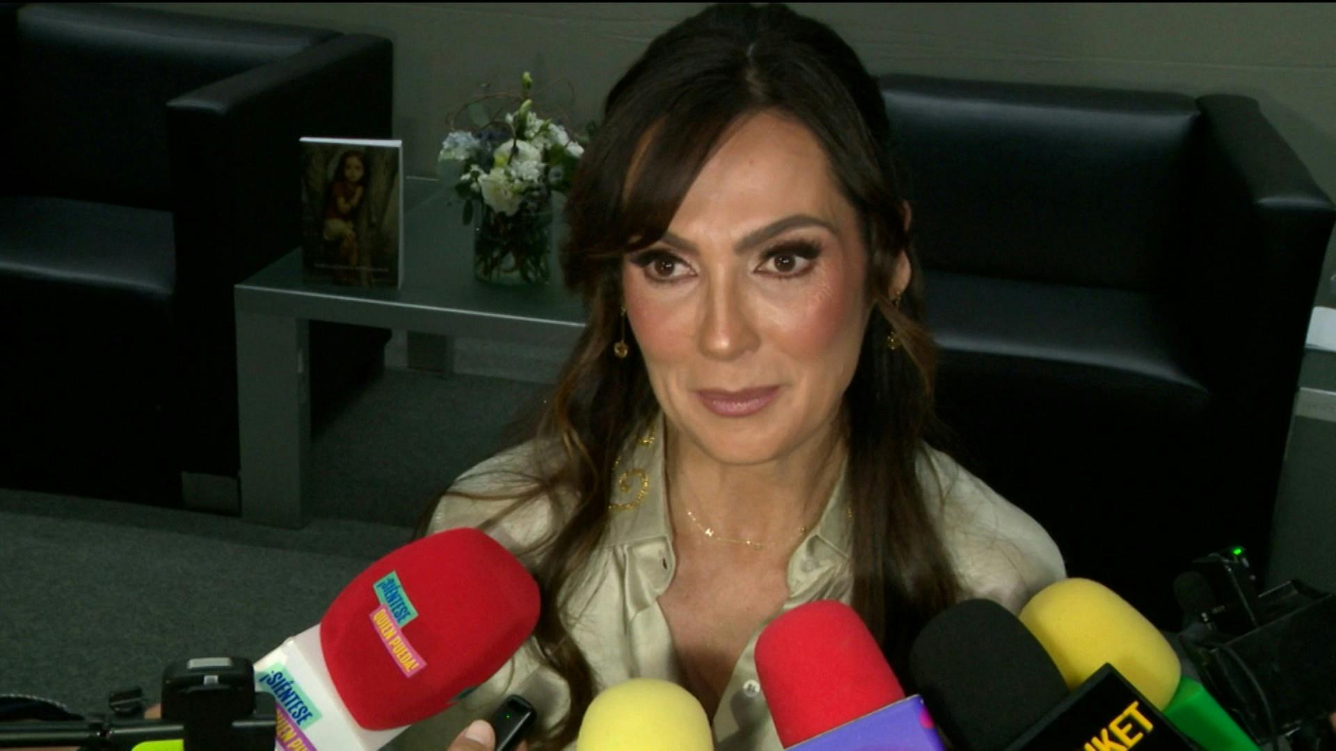 Nora Salinas regresa a la vida pública con el lanzamiento de su libro