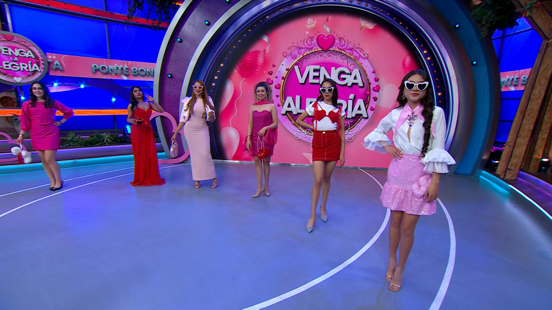 ¡Viviann Baeza brilla en la pasarela de vestidos para el Día del Amor y la Amistad!